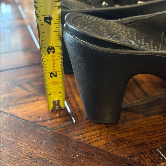 CROCKS size 10 healed sandle - new without box. - Picture 5 of 7